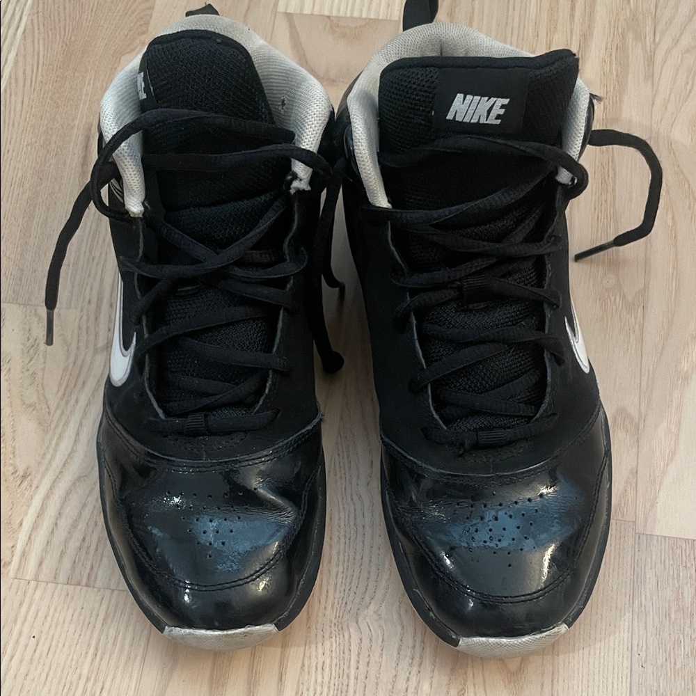 Nike Black and White Athletic Shoes